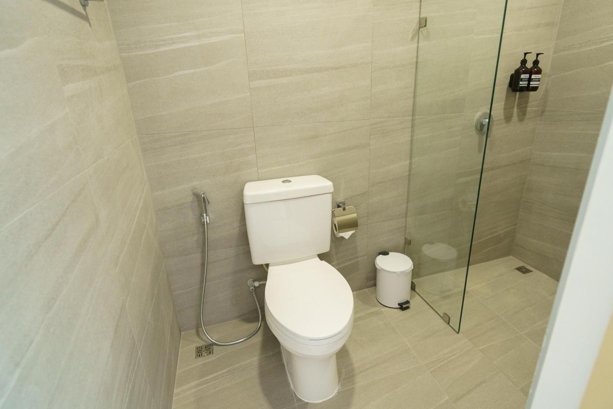 Lis Hotel Chiangmai 치앙마이 외부 사진